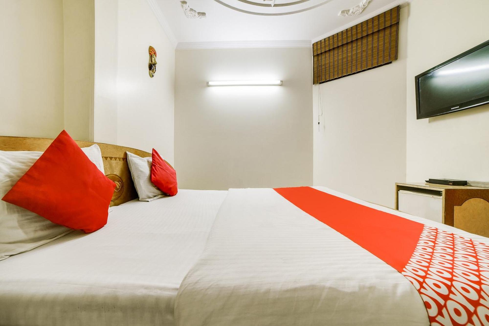 Super Hotel O Blue Sapphire Delhi New Delhi Buitenkant foto
