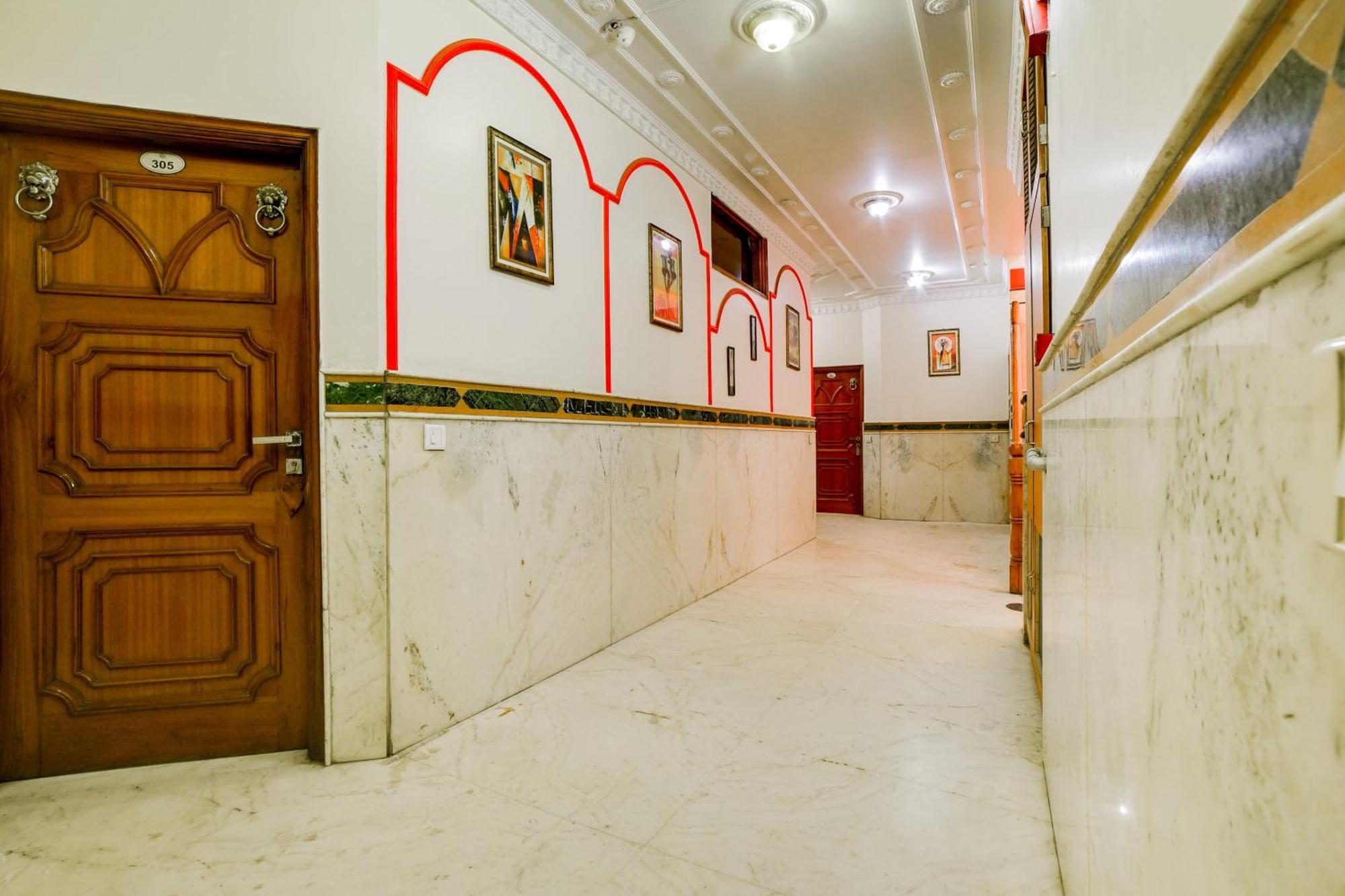 Super Hotel O Blue Sapphire Delhi New Delhi Buitenkant foto