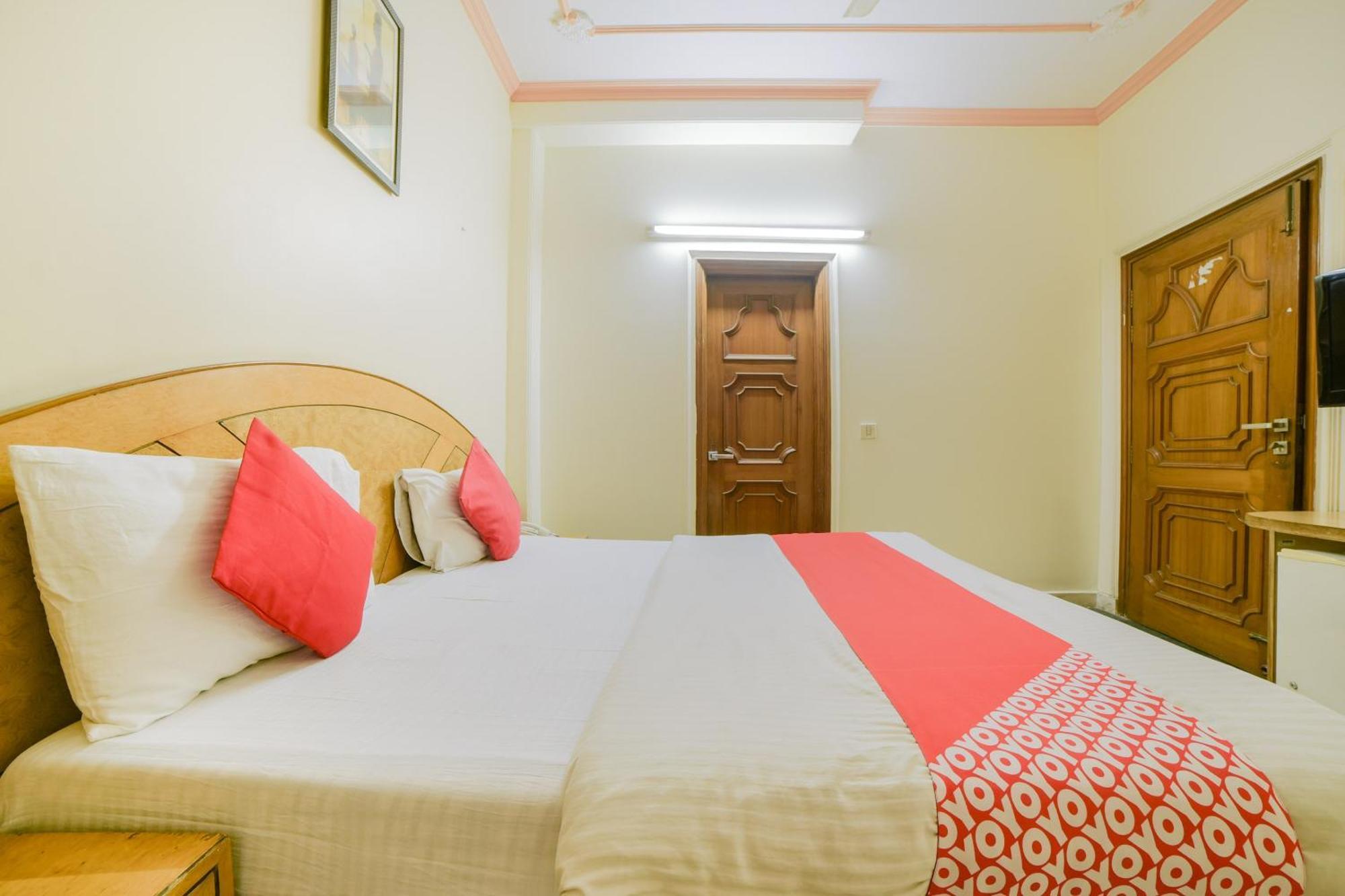Super Hotel O Blue Sapphire Delhi New Delhi Buitenkant foto